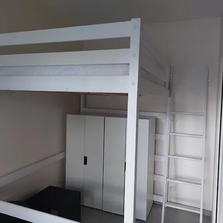 Confort Dans Petit Jardin Calme * סומור